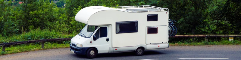 Autocamper på landevej